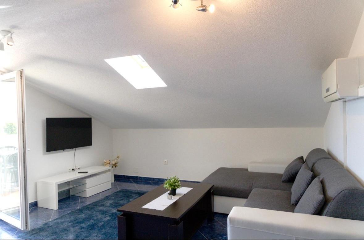 Apartmani Adriana Lakmartin Luaran gambar